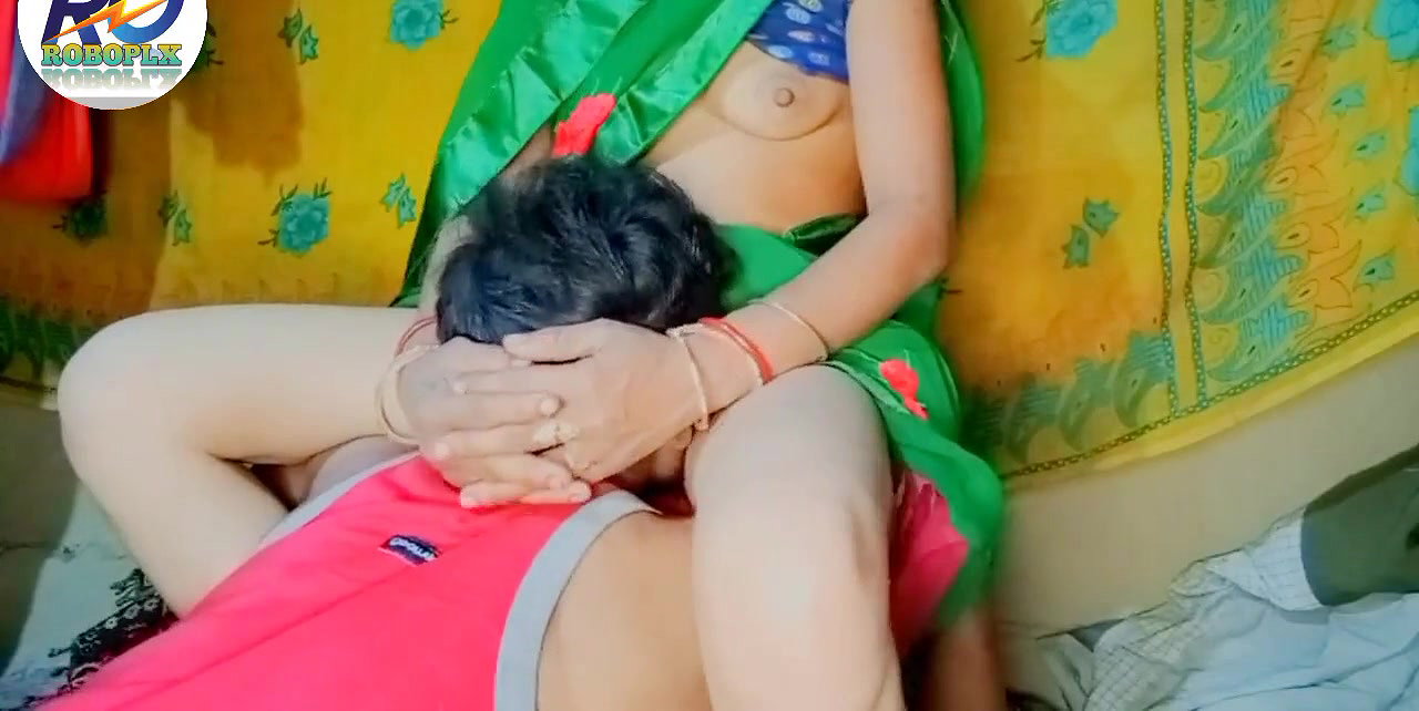 Desi teecher and students ghori stalege hindi clear voice saree show finger maidam bahut achchha lagta tha