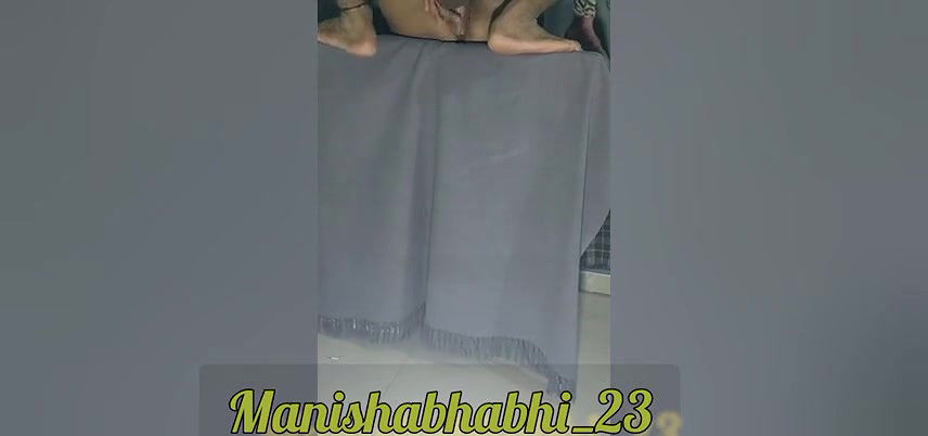 Desi wife ko ghodi bana kar chudai karwai