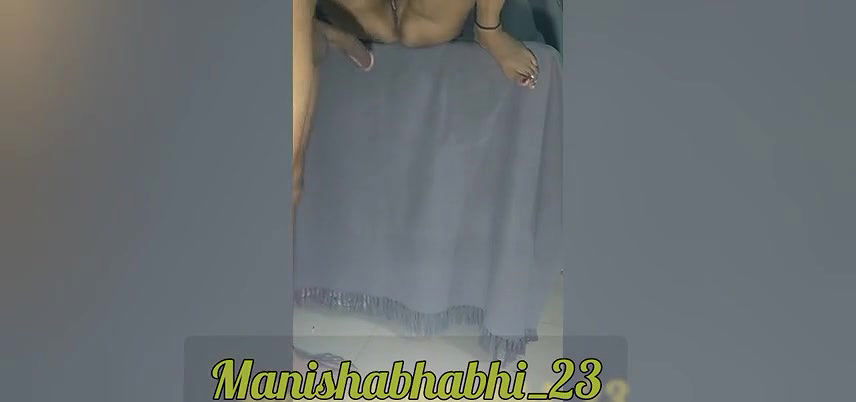 Desi wife ko ghodi bana kar chudai karwai