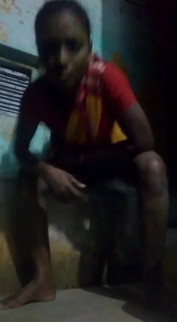 Adivasi village wife peeing