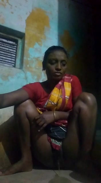 Adivasi village wife peeing