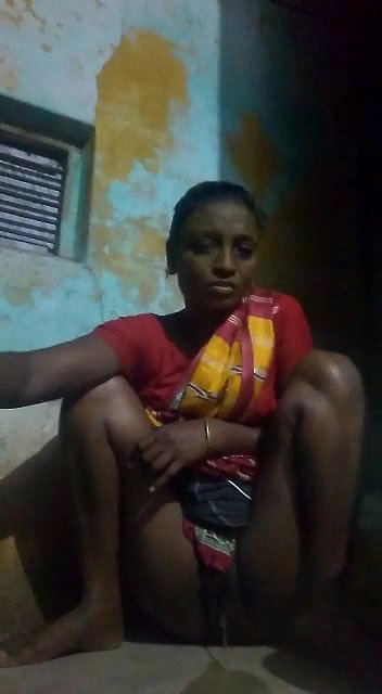 Adivasi village wife peeing