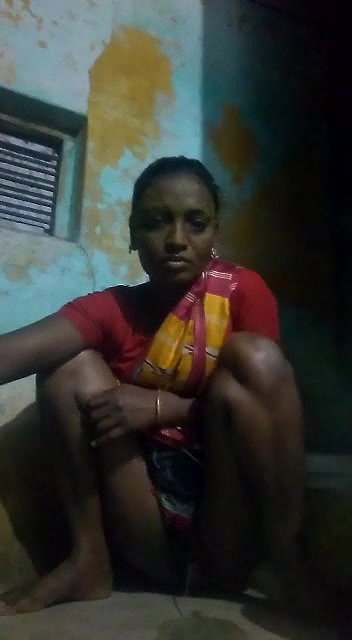 Adivasi village wife peeing