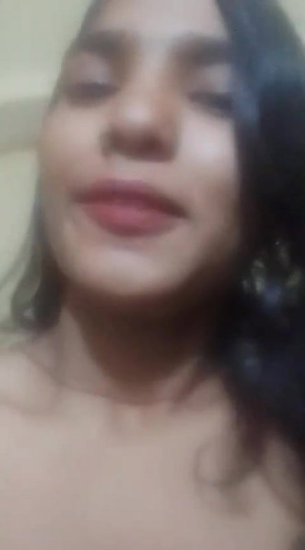 CUTE SLIM BIHARI GIRL TEASING SHOWING