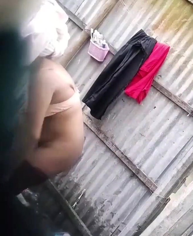 Step sister bathing