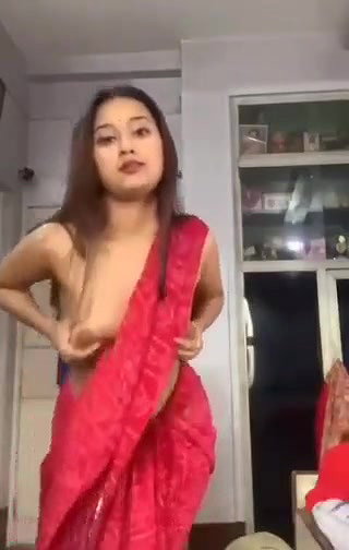 super sexy girl Fingering and dancing