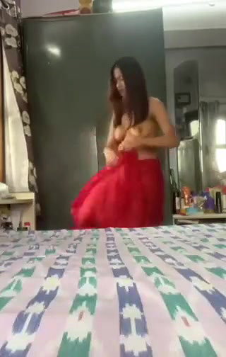 super sexy girl Fingering and dancing