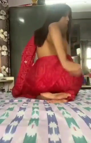 super sexy girl Fingering and dancing