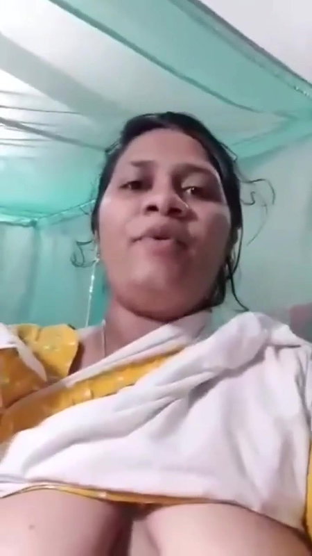 horny chubby Bhabhi Fingering pussy