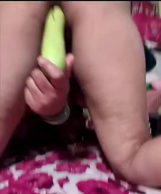 Bhabhi using vegetables as dilo for her pussy on VC