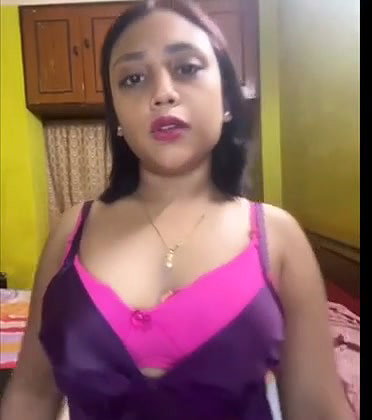 Fully Nude in video call and Fingers Her Wet Pussy till She Cums