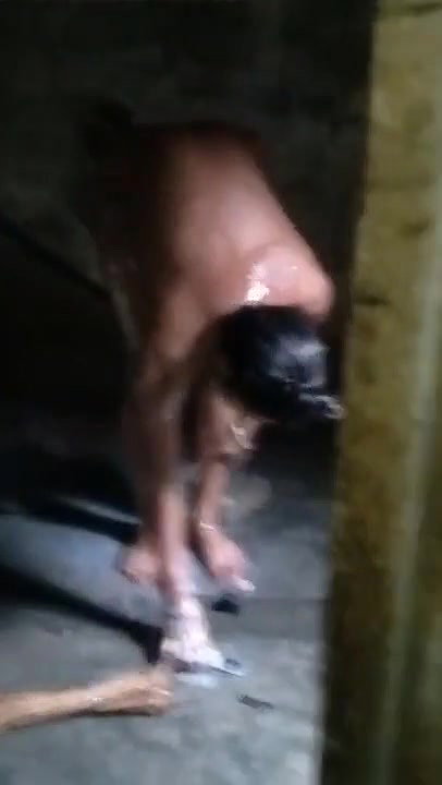 Dehati Bhabhi nude bath
