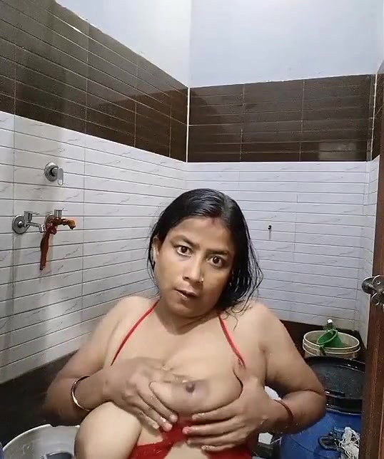 bhabhi pressing her huge boobs and giving Handjob to devar