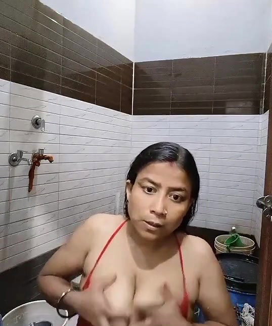 bhabhi pressing her huge boobs and giving Handjob to devar