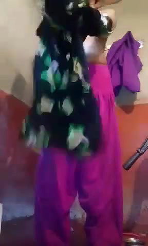 Dehati Bhabhi bath selfie