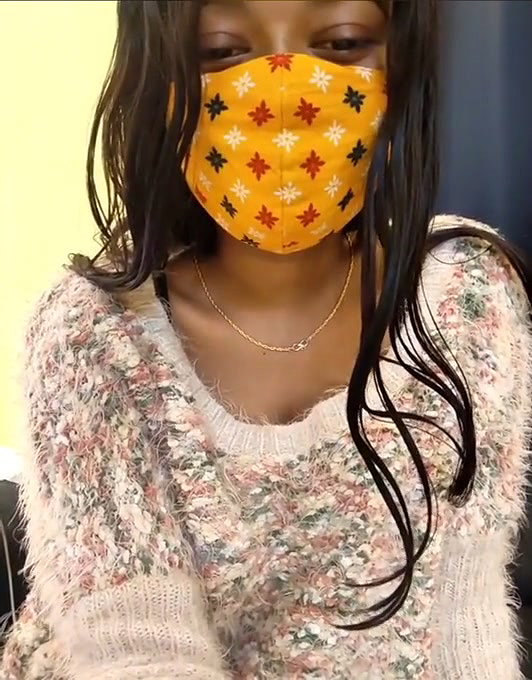 Indian girl rubing her pussy and talking