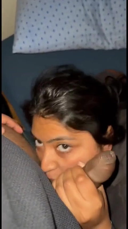 Sexy Indian Horny Wife Giving Blowjob Like A Pro