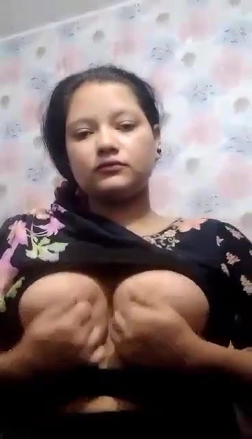 Big Boobs Bengali Horny Bhabhi Showing Fingering