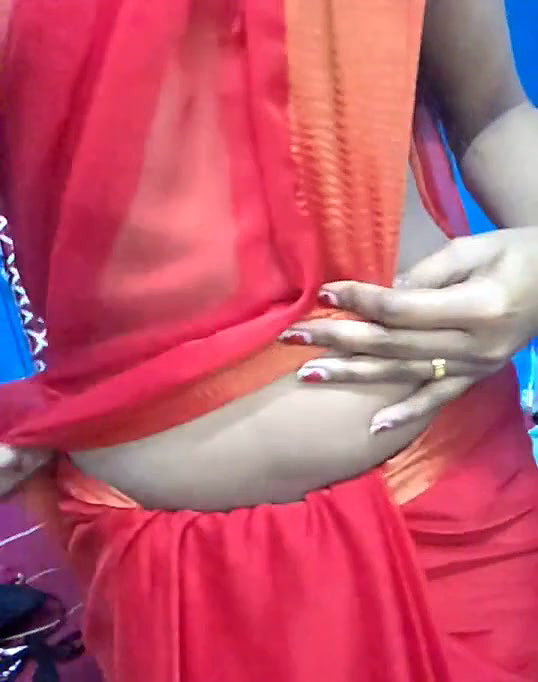 priya showing her body and talking