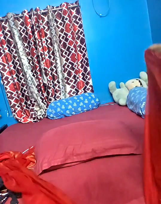 priya showing her body and talking