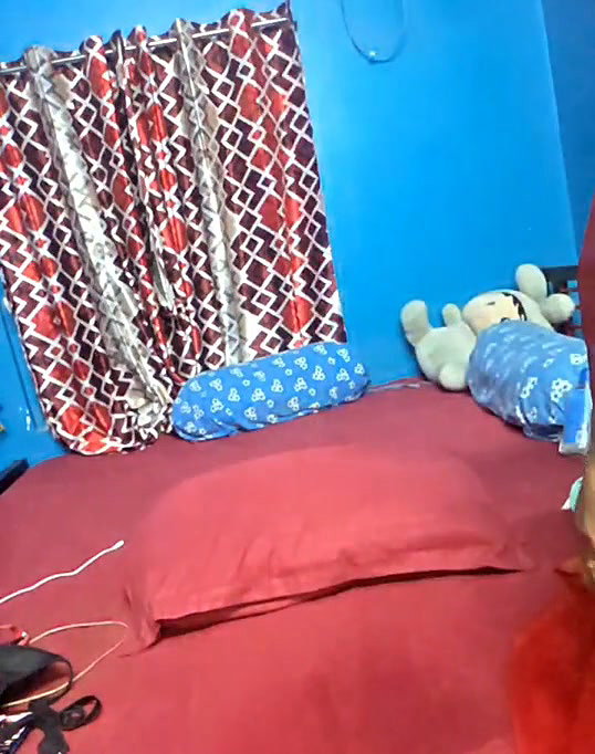 priya showing her body and talking
