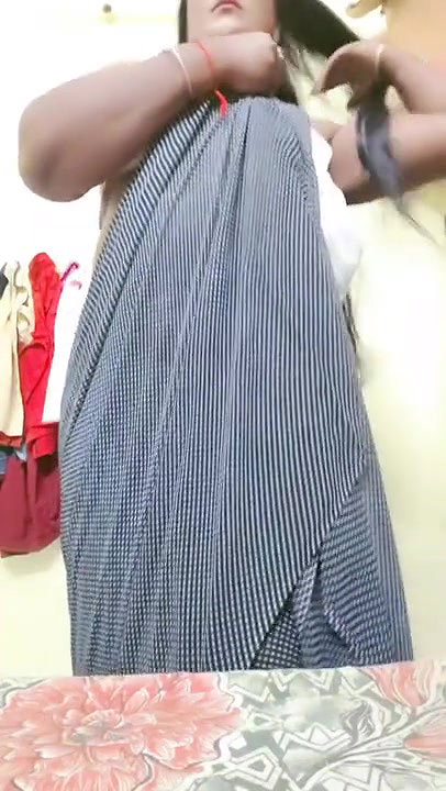 priya malar strip her dress and dance