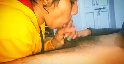 Desi maid sucking dick