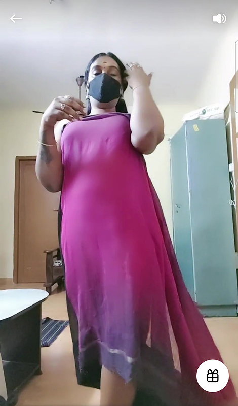 Tamil aunty dancr