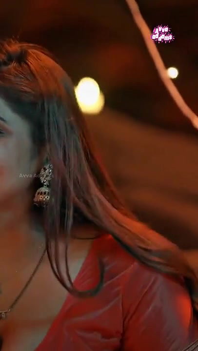 Bharti jha nude boobs clevage shatir web series 720
