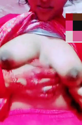 Indian girl showing boobs  pussy in VC