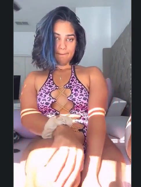 Indian girl showing her ass and pussy