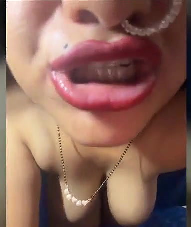 Indian aunty showing her body and dirty talk