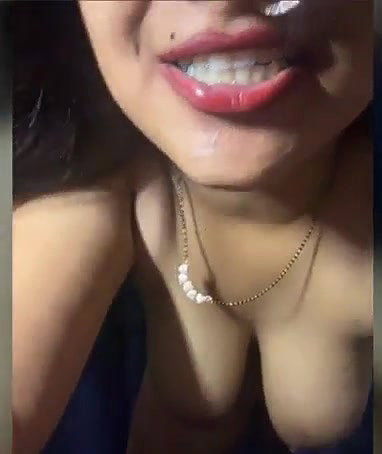 Indian aunty showing her body and dirty talk