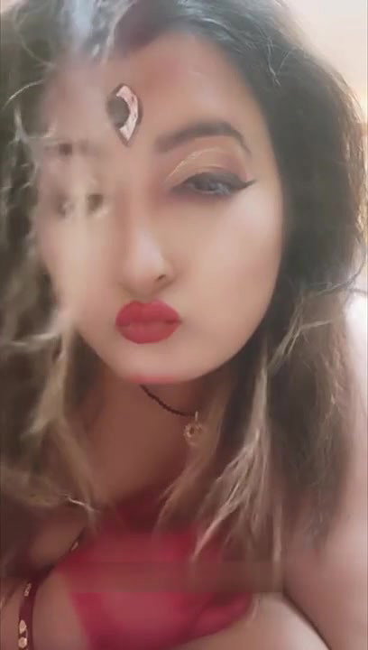 Aunty showing her huge sexy boob  Fingering
