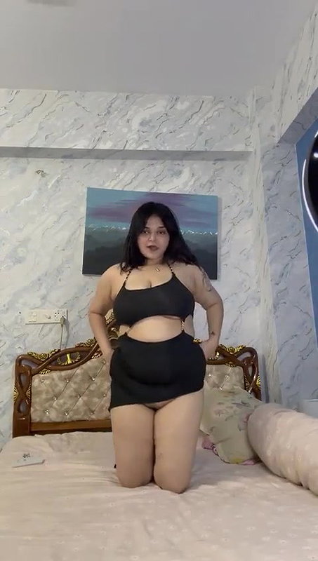 Indian Horny Babe Showing huge boobs  Asshole Fingering
