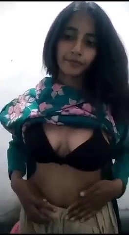 Filthy Desi whore dances stripping tits and cunt for groom leaked