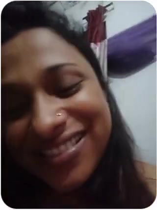 beautiful girl nude showing