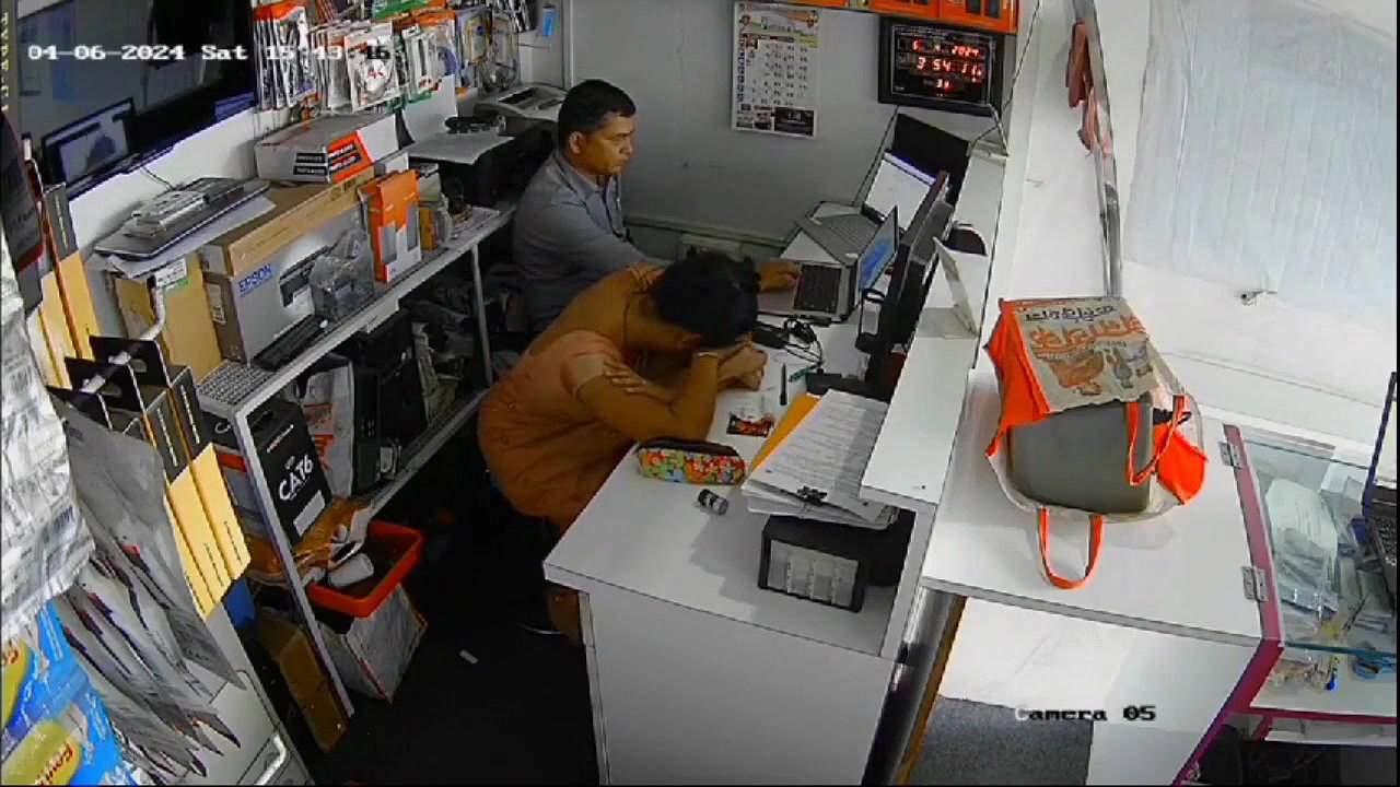 Indian Shop Manager Affair Multiple Wife CCTV