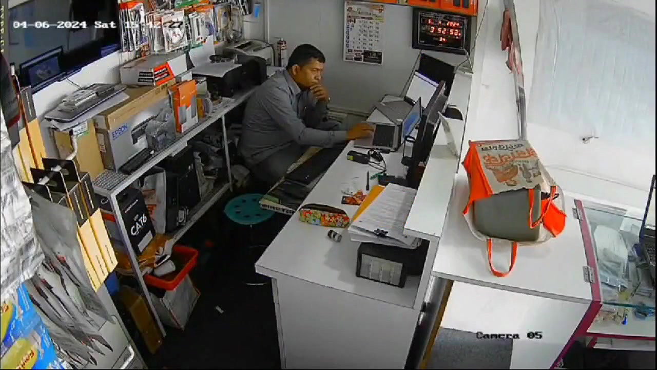 Indian Shop Manager Affair Multiple Wife CCTV