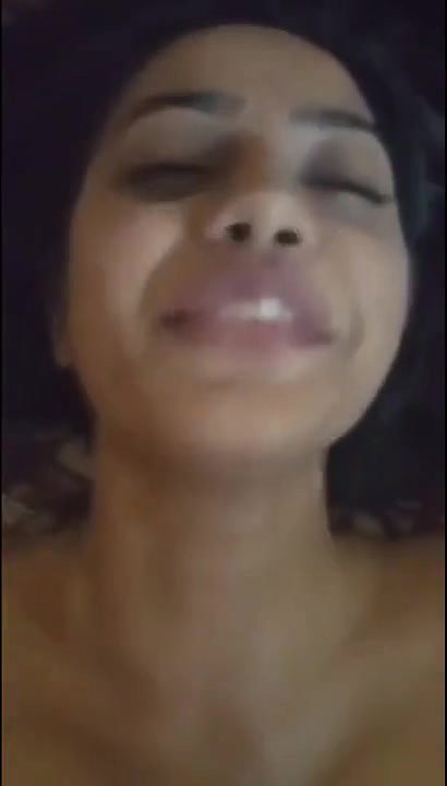 Indian Sexy girl Ki Gulabi Chut Mei Lund Aur Muh Par Maal