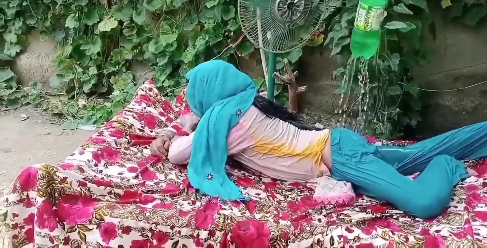 Hay garmi desi wife sexy – Hot Pakistani home wife sex