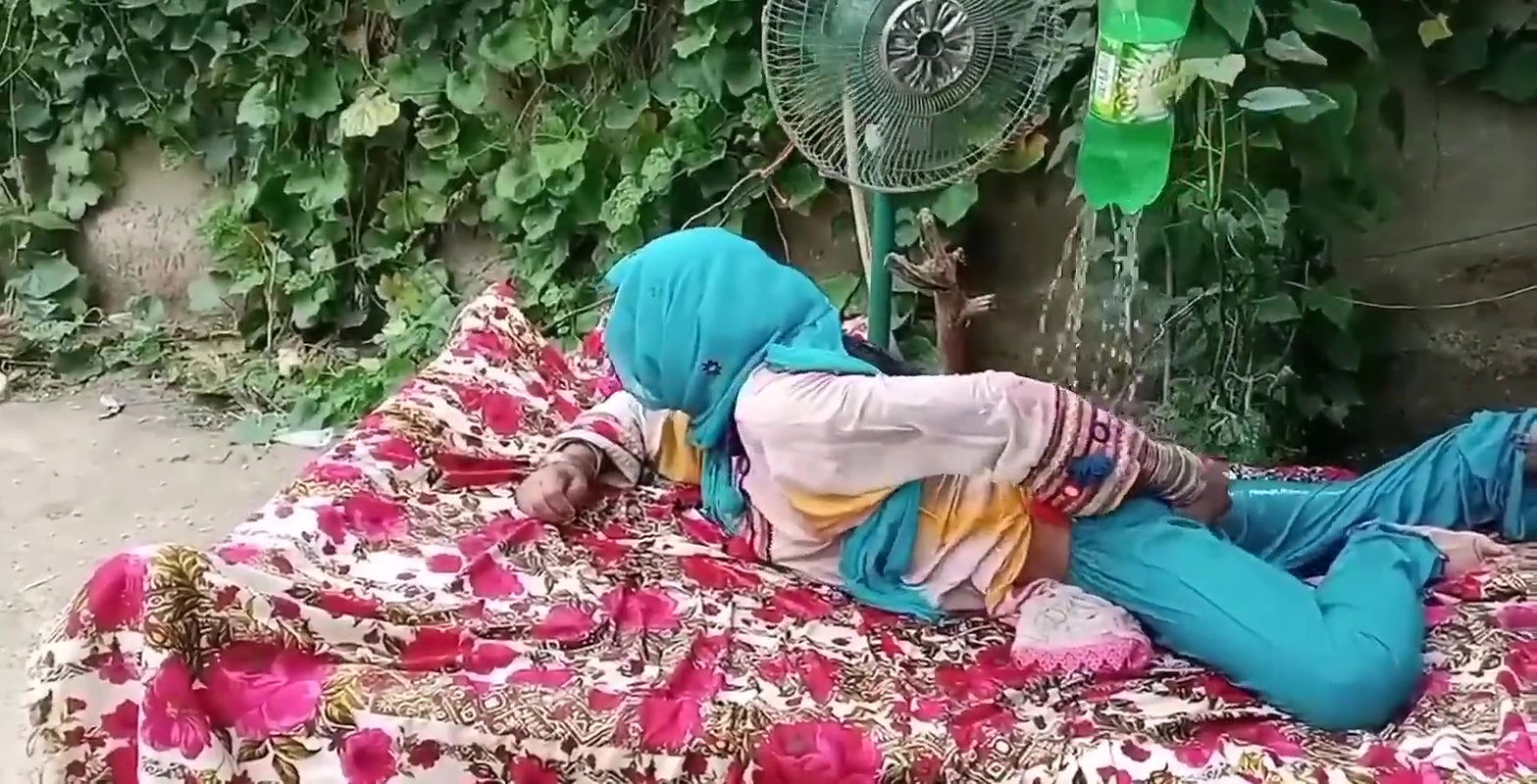 Hay garmi desi wife sexy – Hot Pakistani home wife sex