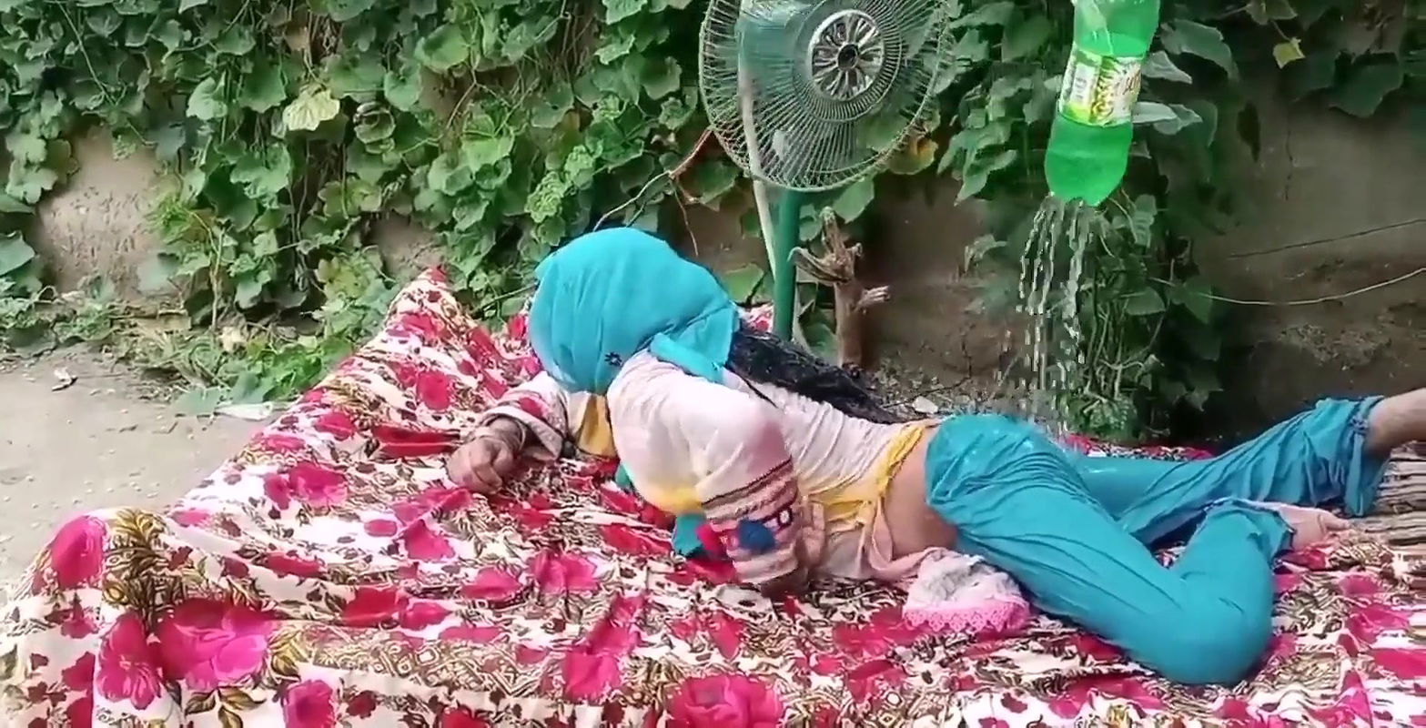 Hay garmi desi wife sexy – Hot Pakistani home wife sex