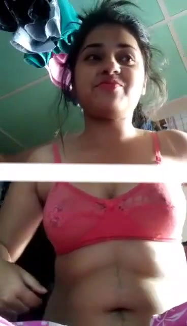 Desi Girl Playing With Her Boobies