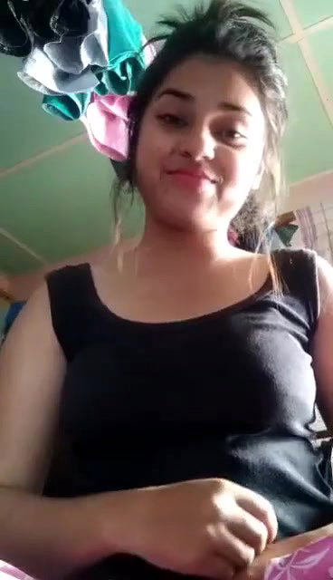 Desi Girl Playing With Her Boobies