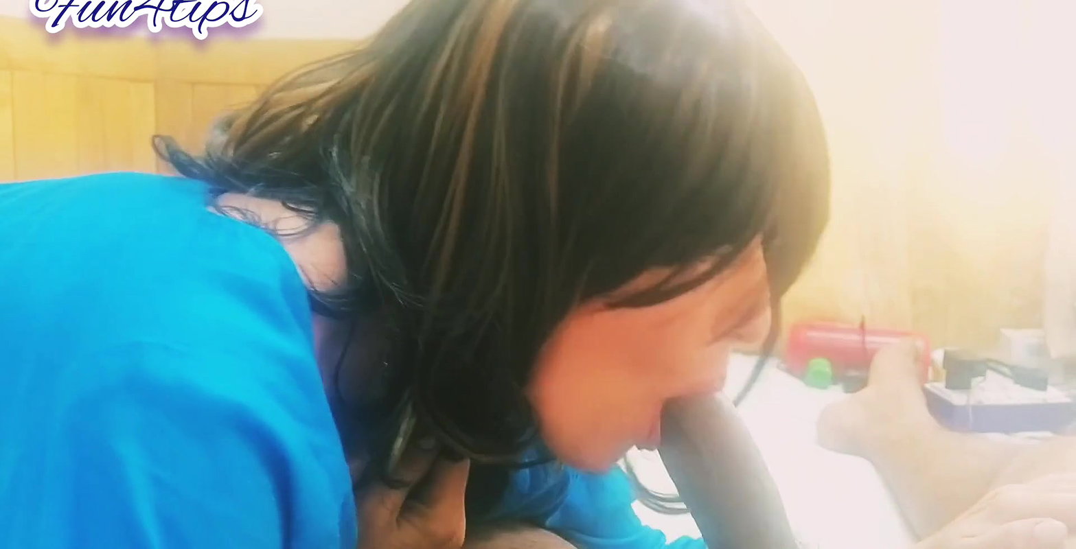 HE IS GONNA CUM! IN MY MOUTH!!