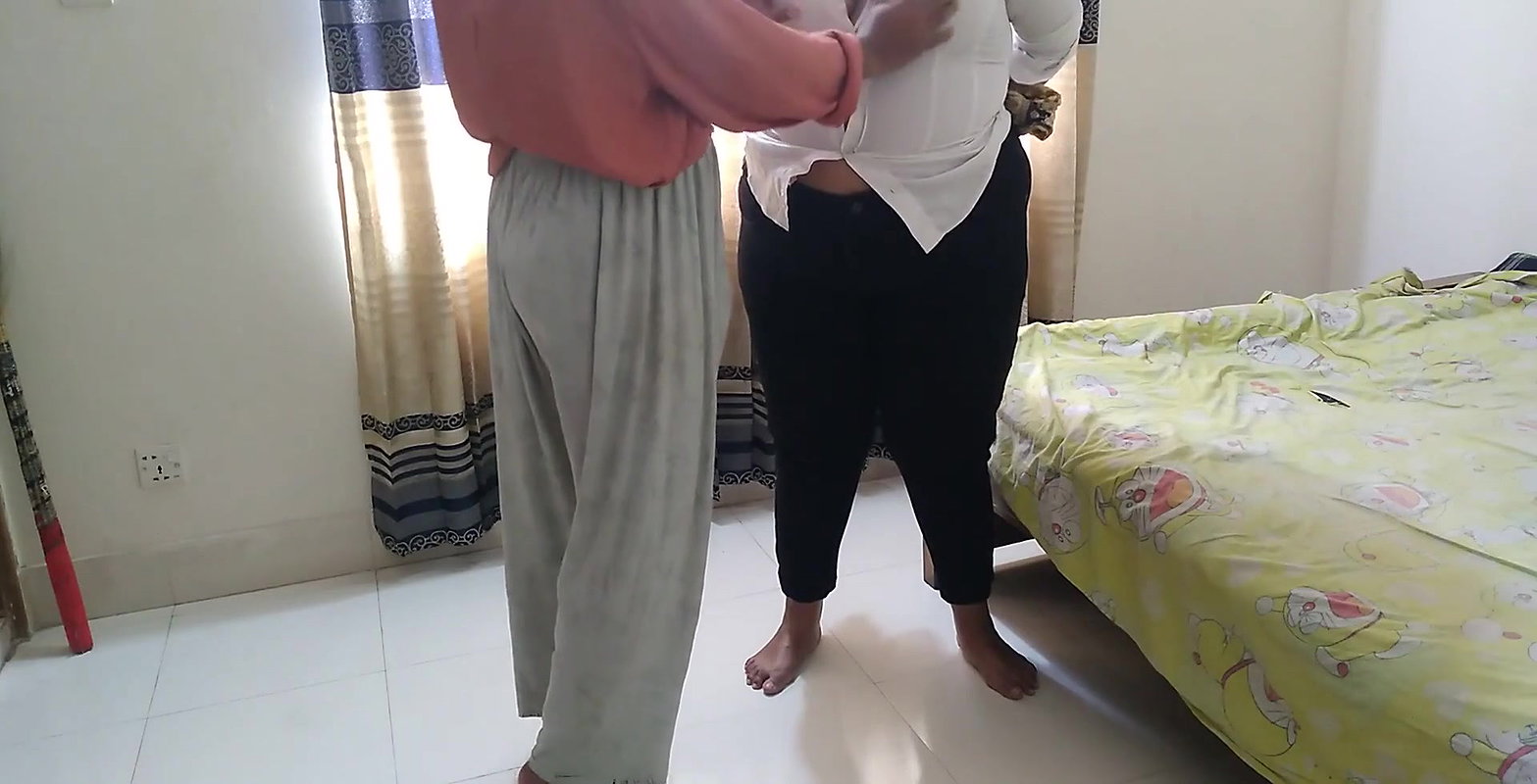 Hindi Sexy Lady Boss Ko Jabardasti chudai – Office assistant hands tied & fucks female boss (And give something Behind)