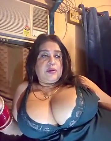 Indian Hot Queen big boobs show and talking