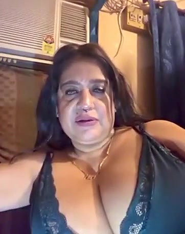 Indian Hot Queen big boobs show and talking