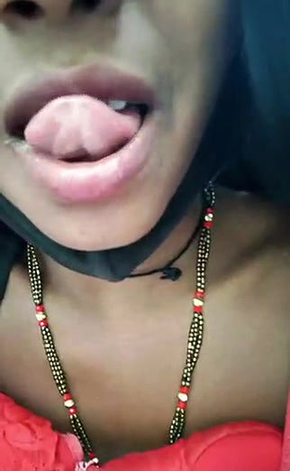 Village bhabhi Fingering in live chat